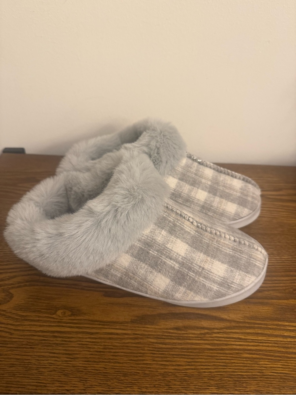 LC Lauren Conrad Plaid Faux Fur Clog Slippers - Picture 1 of 9